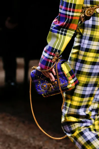 Look 9